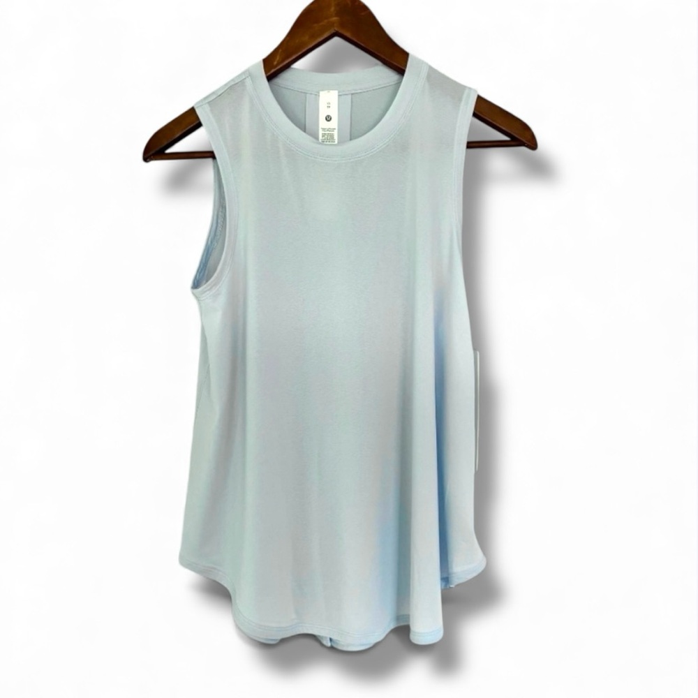 Lululemon Lightweight Split-Back Training Tank To… - image 2